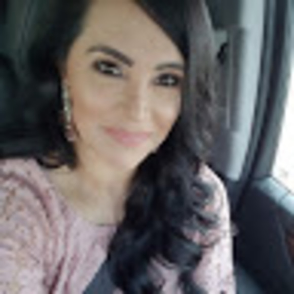 Meet your Posher, Sandra - Picture 1 of 1